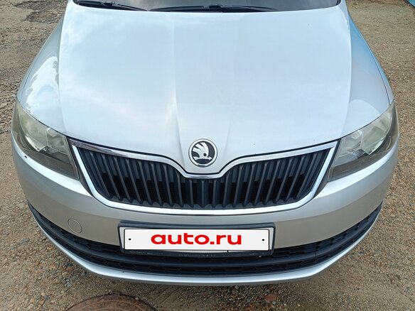 2014 Skoda Rapid I, серебристый, 800000 рублей