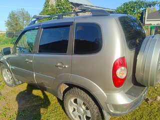 2011 Chevrolet Niva I Рестайлинг, серый, 535000 рублей, вид 3