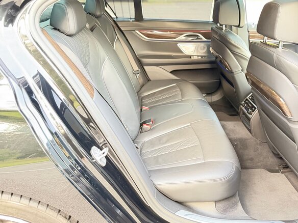 2020 BMW 7 серии 750d xDrive VI (G11/G12) Рестайлинг, чёрный, 7500000 рублей - вид 20