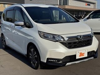 2022 Honda Freed II Рестайлинг, белый, 1200000 рублей, вид 3
