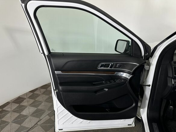 2016 Ford Explorer V Рестайлинг, белый - вид 7