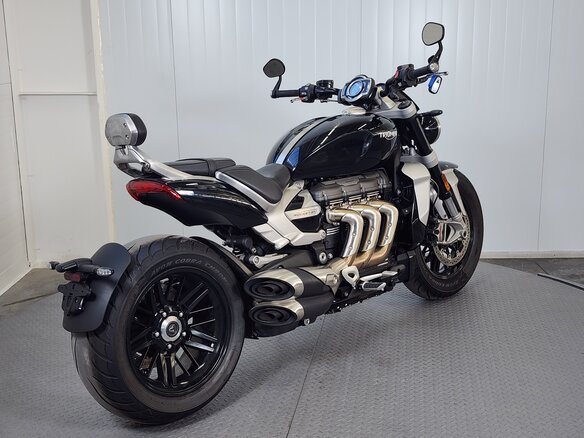2020 Triumph Rocket 3, чёрный, 1769000 рублей - вид 7