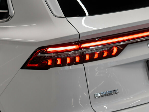 2025 Geely Monjaro (Xingyue L) I Рестайлинг 2 (China Market), белый - вид 28