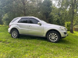 2009 Mercedes-Benz M-Класс 350 II (W164) Рестайлинг, серебристый, 1499999 рублей, вид 3
