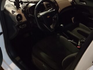 2014 Chevrolet Aveo II, белый, 650000 рублей, вид 3