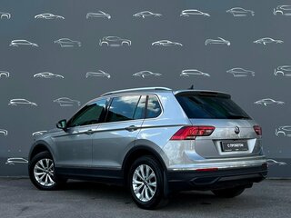 2021 Volkswagen Tiguan II Рестайлинг, серебристый, 3052100 рублей, вид 4