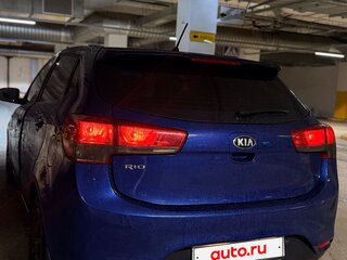 2015 Kia Rio III Рестайлинг, синий, 900000 рублей, вид 4