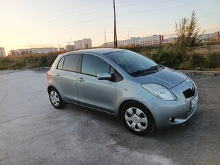 2008 Toyota Yaris Multimode II, серый, 570000 рублей, вид 3