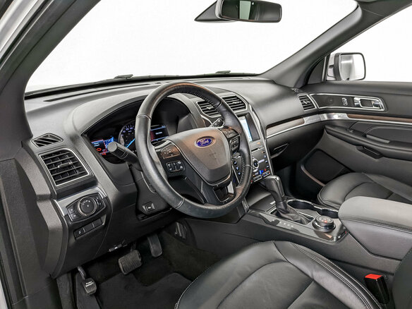 2018 Ford Explorer V Рестайлинг, серебристый, 3595000 рублей - вид 16