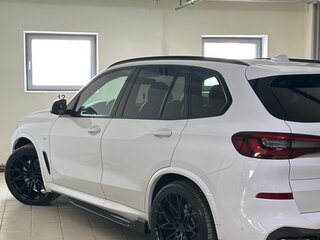 2020 BMW X5 40i IV (G05/G18), белый, 7200000 рублей, вид 5