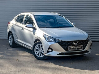 2022 Hyundai Solaris II Рестайлинг, серебристый, 1620000 рублей, вид 3