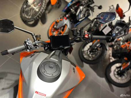 2022 KTM 1290 Super Duke R, оранжевый, 1690000 рублей, вид 2