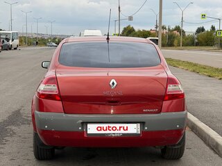 2006 Renault Megane II Рестайлинг, красный, 330000 рублей, вид 4