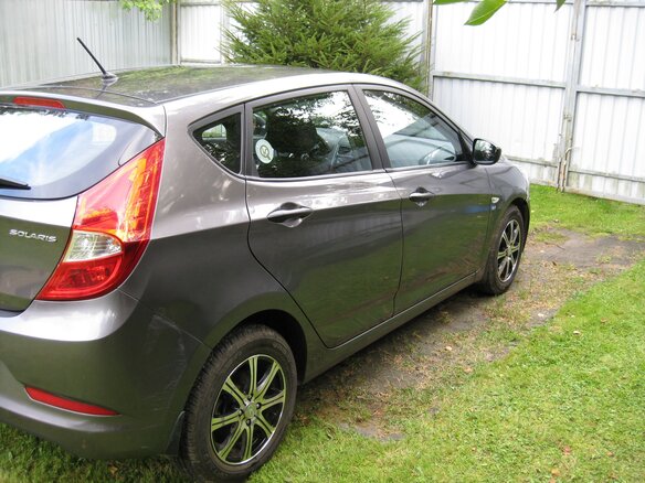 2014 Hyundai Solaris I Рестайлинг, серый, 1130000 рублей - вид 4