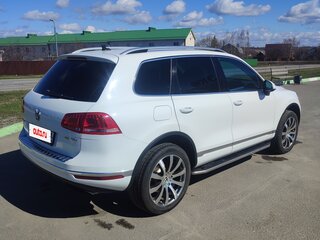 2014 Volkswagen Touareg II Рестайлинг, белый, 2500000 рублей, вид 4