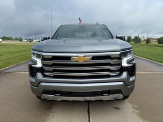 2026 Chevrolet Silverado Double Cab IV (T1XX) Рестайлинг, серебристый, 8590000 рублей, вид 2