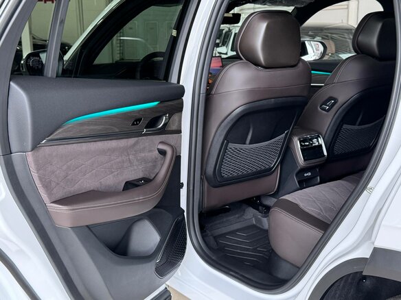 2026 Geely Monjaro I Рестайлинг, белый - вид 22