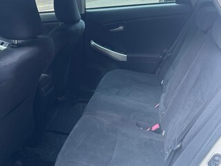 2012 Toyota Prius III Рестайлинг (XW30), белый, 900000 рублей, вид 3