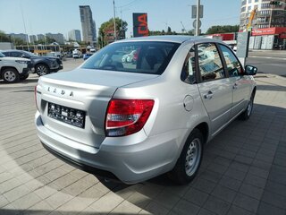 2026 Lada (ВАЗ) Granta I Рестайлинг, серебристый, 1088000 рублей, вид 5