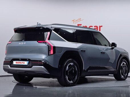 2025 Kia EV9 Long Range, серебристый, 5660000 рублей, вид 2