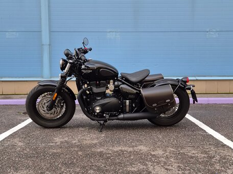 2020 Triumph Bonneville Bobber, чёрный, 1550000 рублей, вид 1