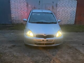 2000 Toyota Vitz I (P10), серебристый, 240000 рублей, вид 1