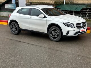 2017 Mercedes-Benz GLA 250 I (X156) Рестайлинг, белый, 2100000 рублей, вид 3