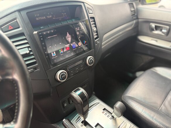 2011 Mitsubishi Pajero IV, серебристый - вид 12
