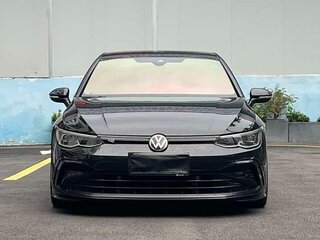 2023 Volkswagen Golf VIII, чёрный, 1670000 рублей, вид 2