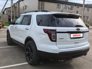 2015 Ford Explorer V Рестайлинг, белый, 2100000 рублей, вид 4