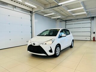 2019 Toyota Vitz III (XP130) Рестайлинг 2, белый, 1119000 рублей, вид 2
