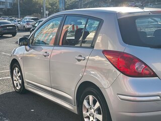 2011 Nissan Tiida I Рестайлинг, серебристый, 815000 рублей, вид 5