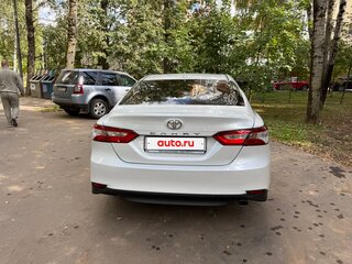 2020 Toyota Camry VIII (XV70), белый, 2250000 рублей, вид 3
