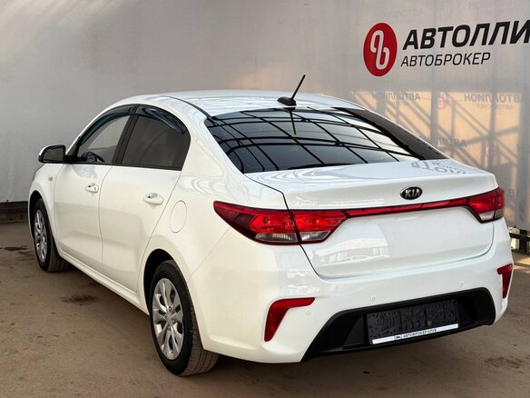 2020 Kia Rio IV, белый, 1164900 рублей - вид 2
