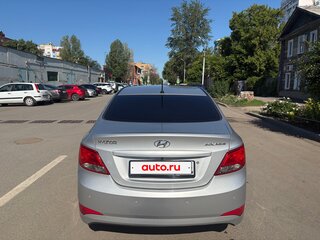 2014 Hyundai Solaris I Рестайлинг, серебристый, 1200000 рублей, вид 3