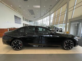 2026 BMW 5 серии 540d xDrive VIII (G60/G61/G68), чёрный, 14600000 рублей, вид 4