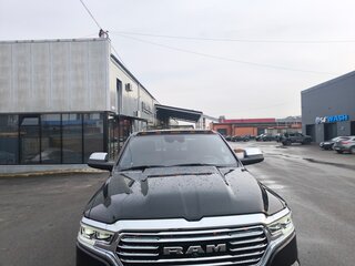 2022 Ram 1500 Quad Cab IV (DS/DJ), чёрный, 8050000 рублей, вид 3