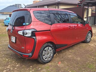 2016 Toyota Sienta II, красный, 1550000 рублей, вид 4