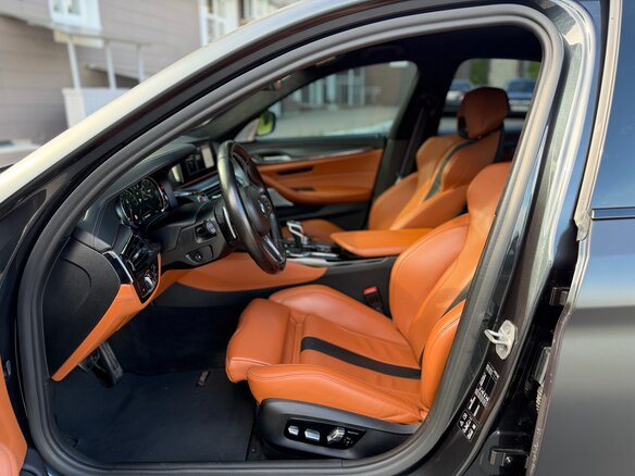 2019 BMW M5 Competition VI (F90), серый, 8000000 рублей - вид 8