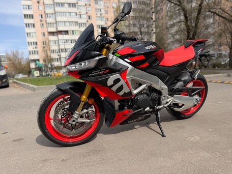 2022 Aprilia Tuono V4, красный, 2200000 рублей, вид 4