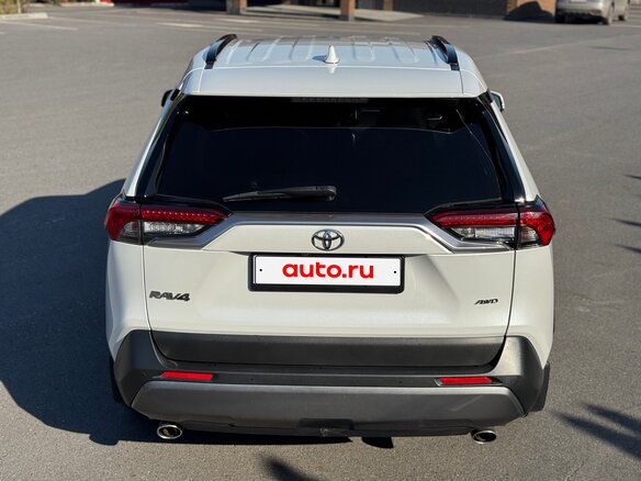 2022 Toyota RAV4 V (XA50), белый, 2790000 рублей - вид 5