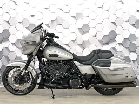 2023 Harley-Davidson CVO Street Glide, серый, 3869000 рублей, вид 4