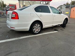 2012 Skoda Octavia II (A5) Рестайлинг, белый, 640000 рублей, вид 2