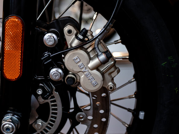 2026 Royal Enfield Continental GT, зелёный, 727000 рублей - вид 20