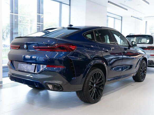 2025 BMW X6 40d III (G06) Рестайлинг, синий, 17700000 рублей - вид 4