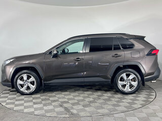 2021 Toyota RAV4 V (XA50), коричневый, 2690000 рублей, вид 5