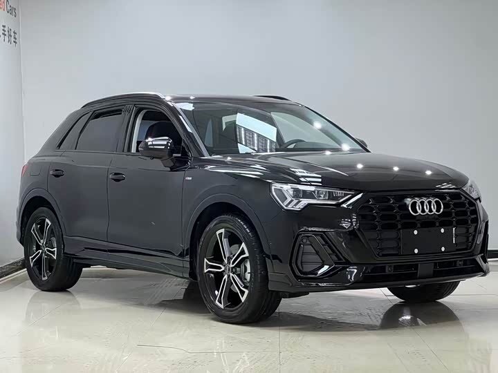 Открыть фотографии: Audi Q3 II (F3)