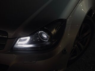 2011 Mercedes-Benz C-Класс 200 III (W204) Рестайлинг, серебристый, 1600000 рублей, вид 3