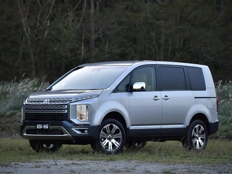 2023 Mitsubishi Delica D:5 I Рестайлинг, серебристый, 2700000 рублей, вид 4