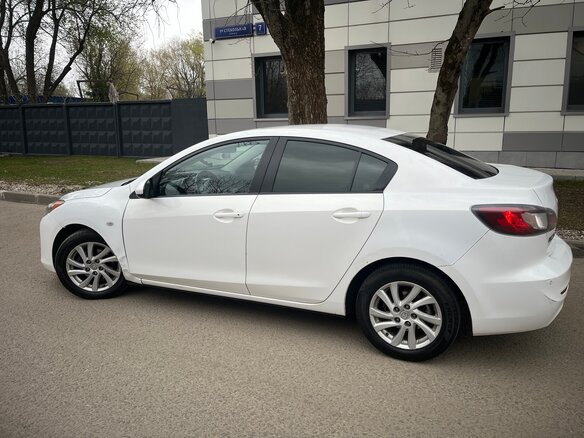 2011 Mazda 3 II (BL) Рестайлинг, белый, 650000 рублей - вид 8